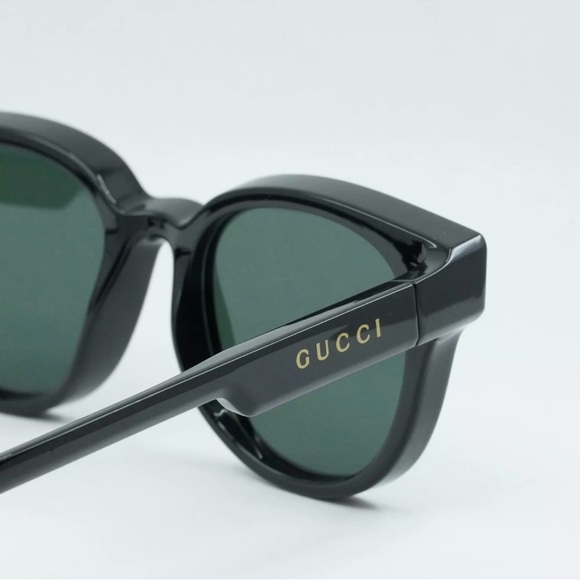 Gucci sunglasses, opened and worn once! PERFECT CONDITION - Picture 4 of 4